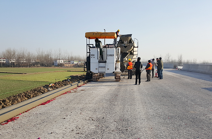 硬路肩是什么？和土路肩有什么區(qū)別？