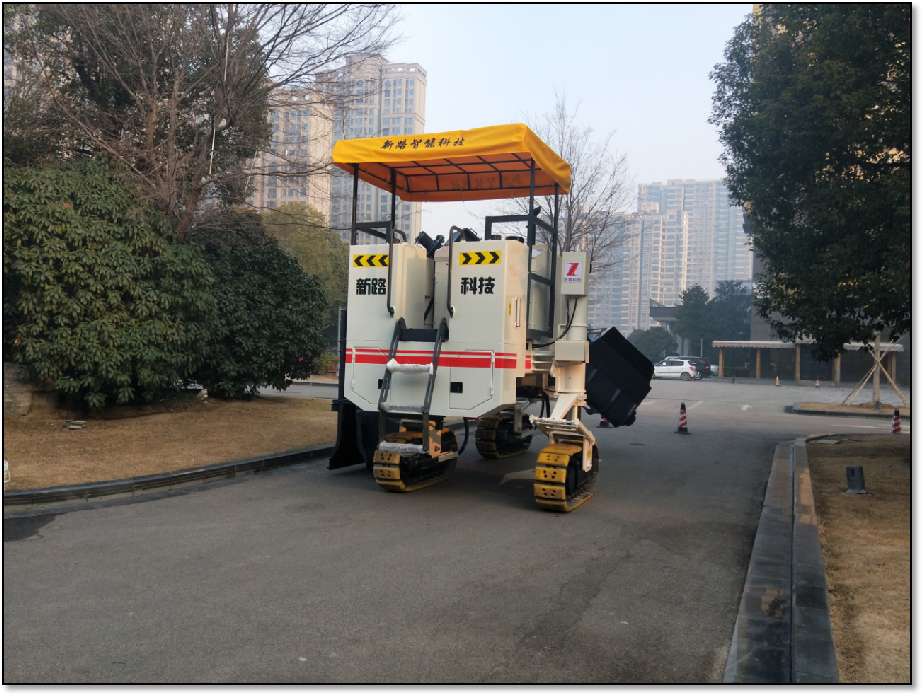 要正確使用操作混凝土路緣石滑模攤鋪機，定期對路緣石滑模機進行保養(yǎng)和維護